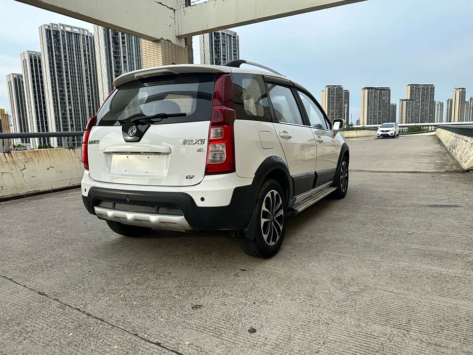 Forthing Jingyi X5 Forthing Jingyi X5