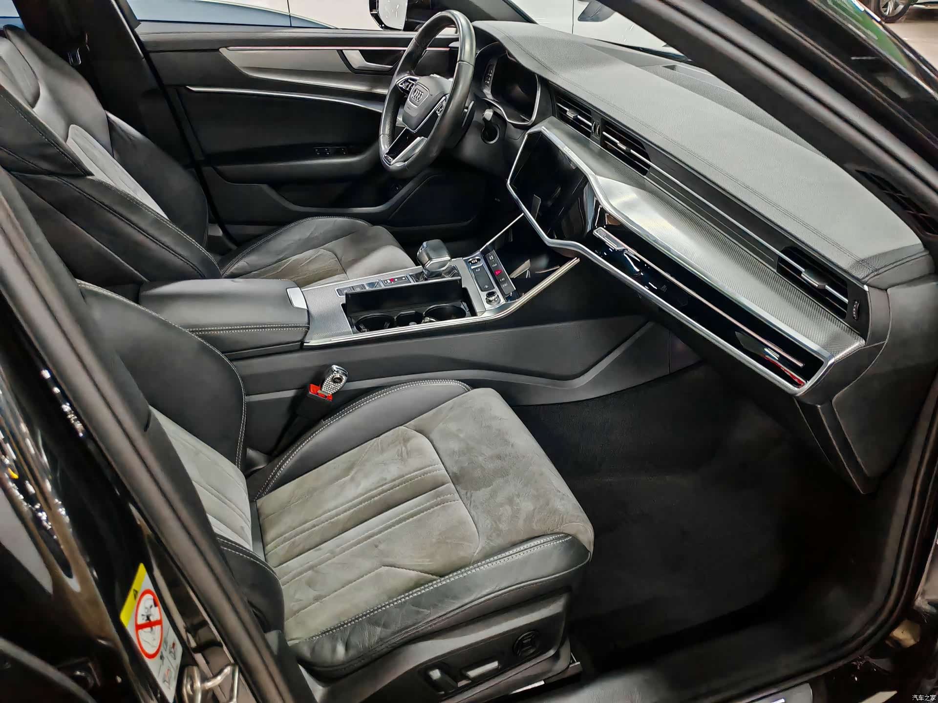 Audi A6L, 2021 все фото