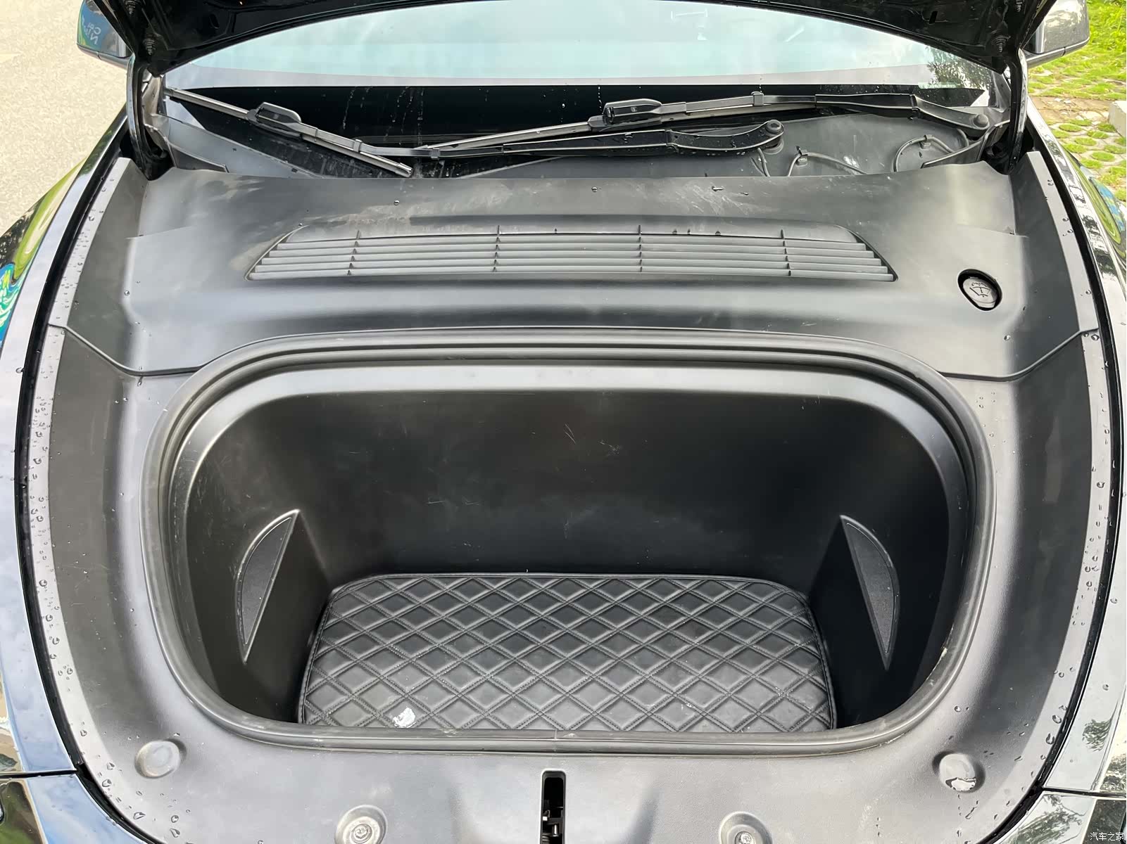 Tesla Model Y, 2022 21