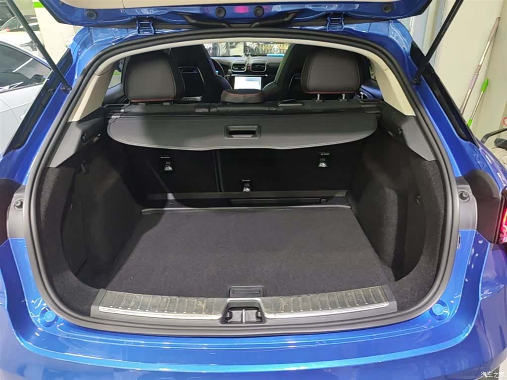 Lynk & Co 01, 2018 19