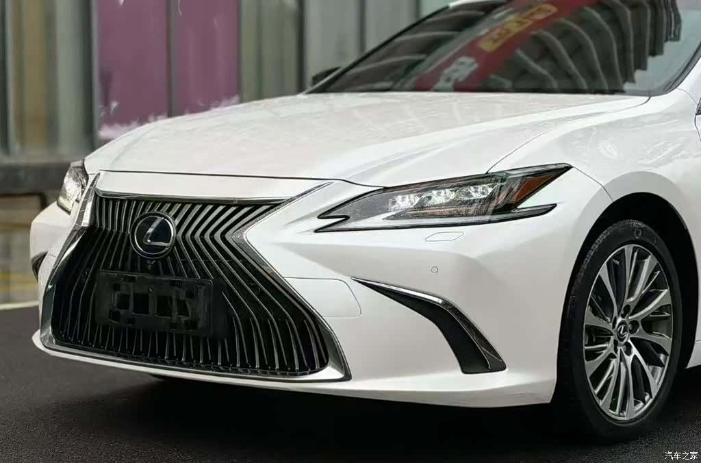 Lexus ES, 2021 6