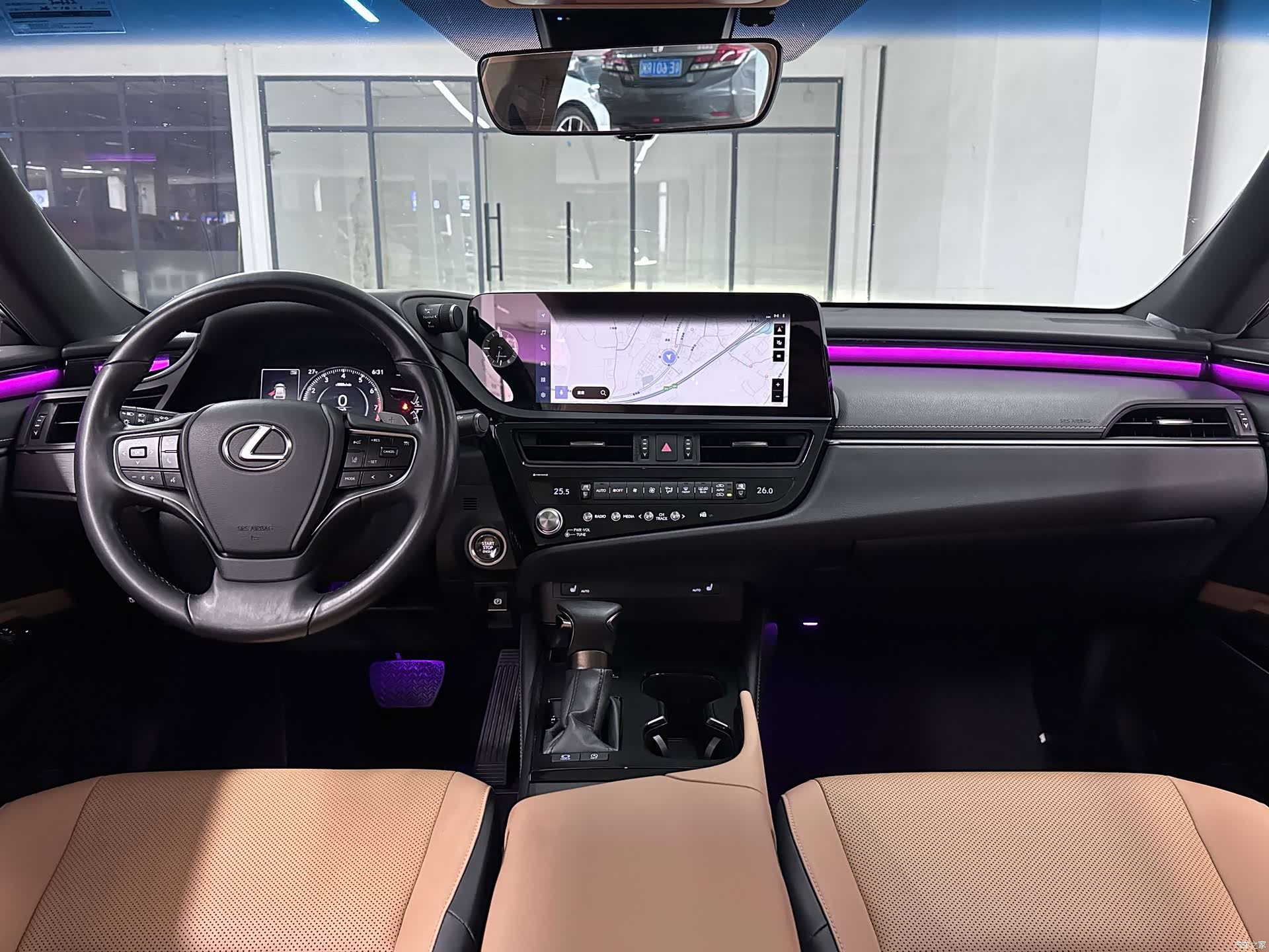 Lexus ES, 2024 4