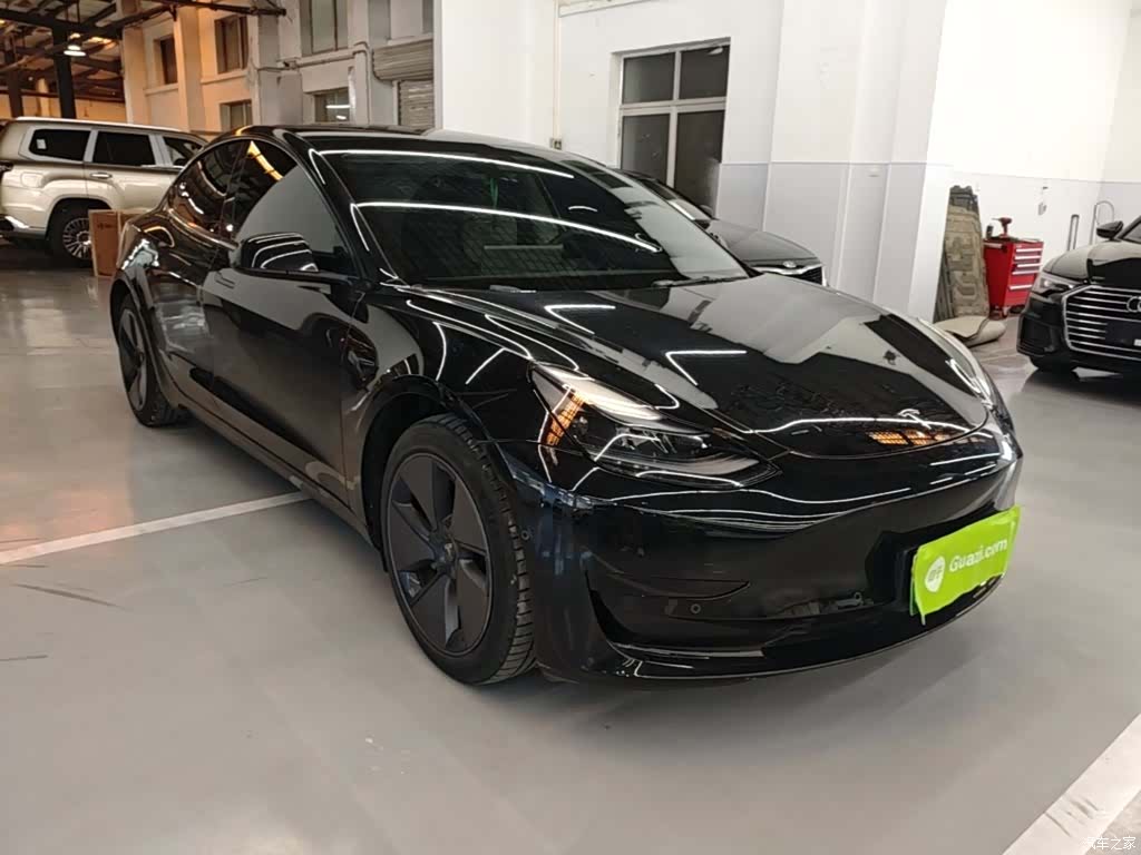 Tesla Model 3, 2023 4