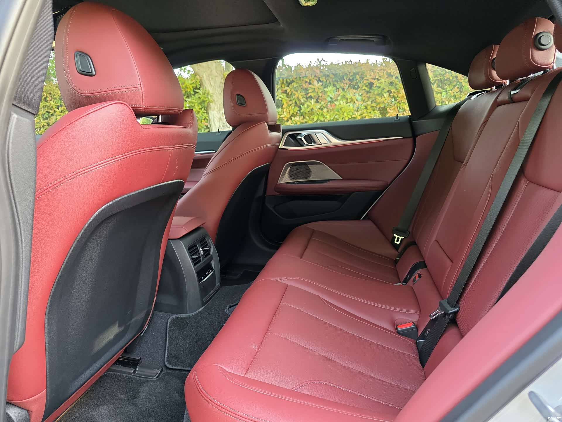 BMW i4, 2026 все фото