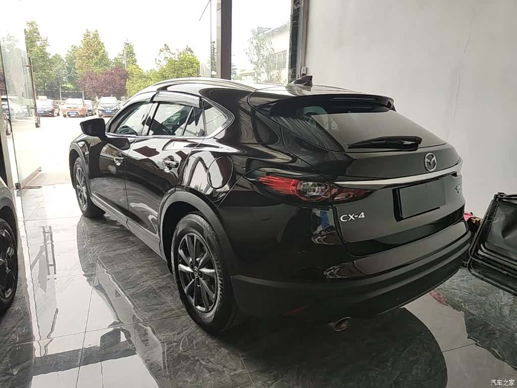Mazda CX-4, 2020 все фото