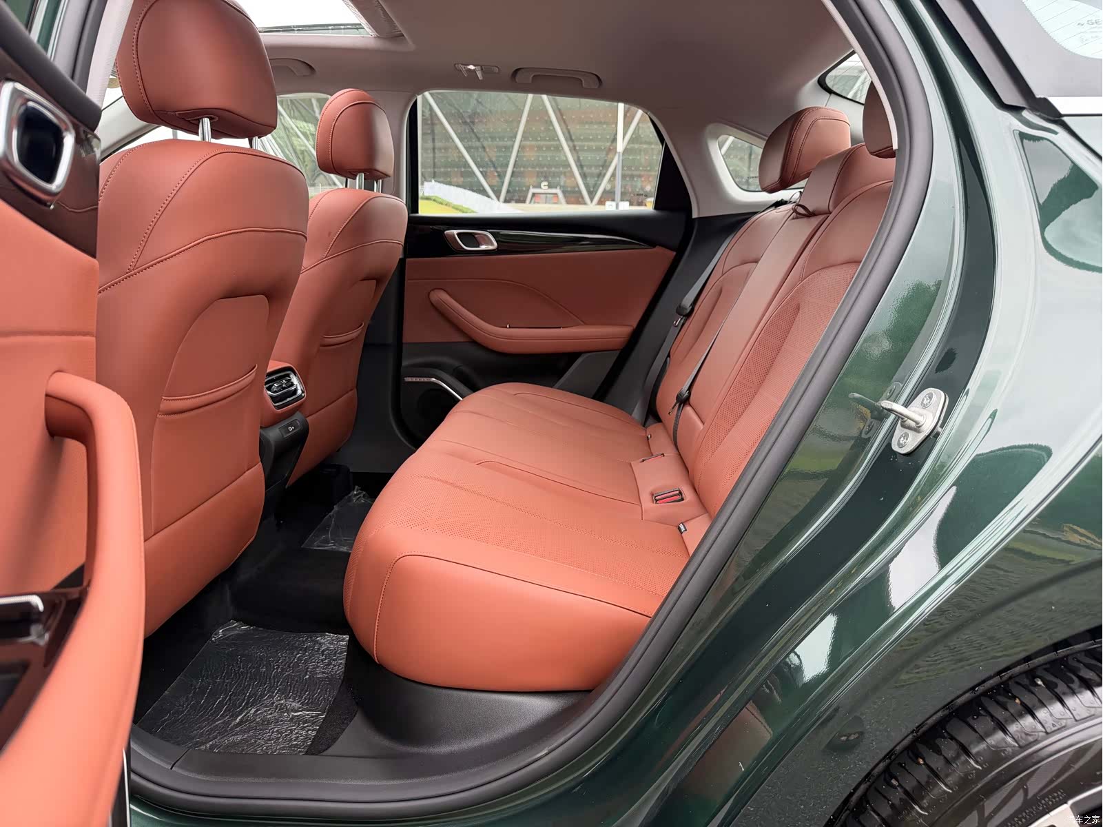 Geely Emgrand, 2025 14