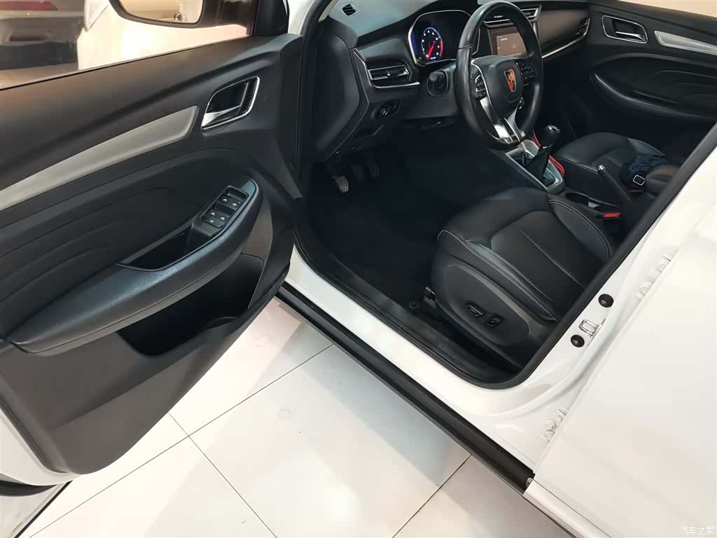 Roewe RX3, 2018 16
