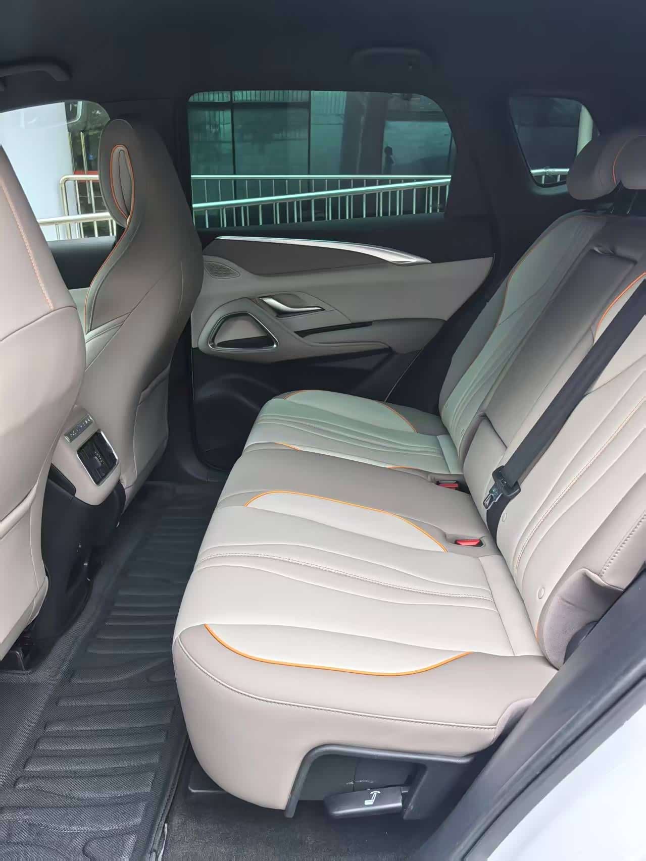 BYD Song, 2024 8