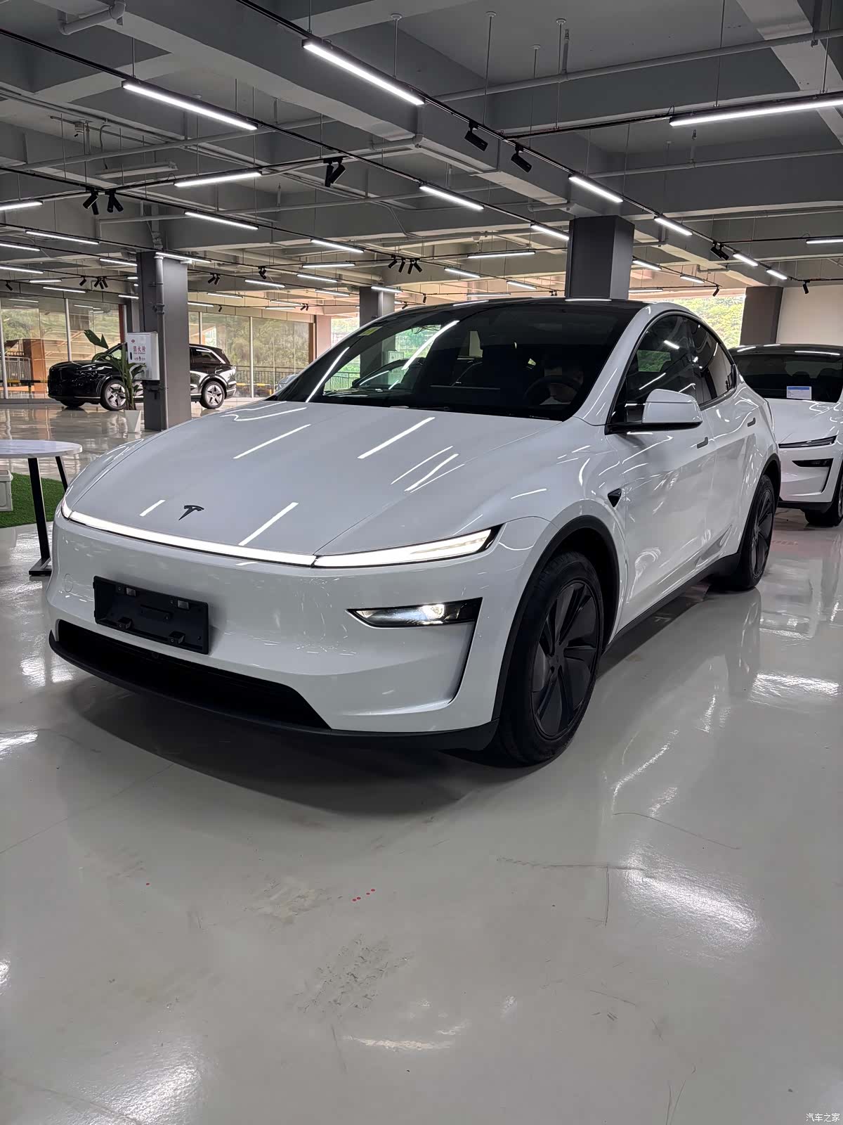 Tesla Model Y, 2026 1