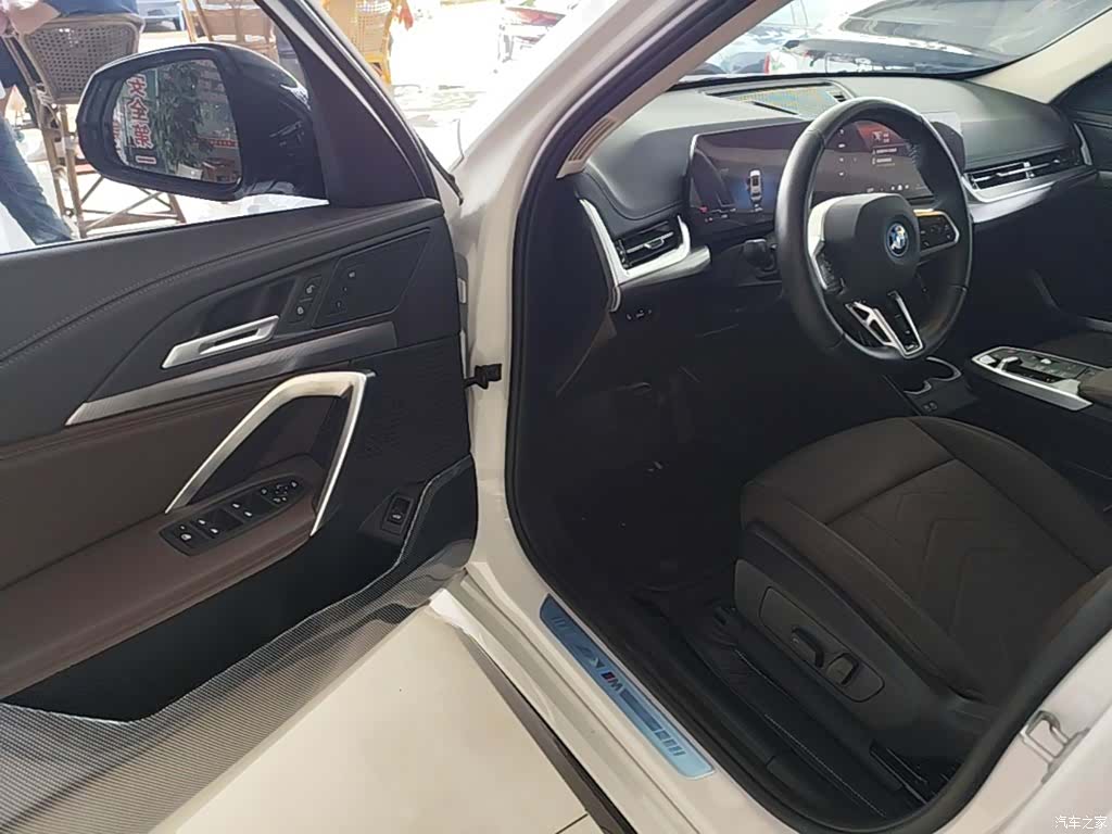 BMW iX1, 2025 16