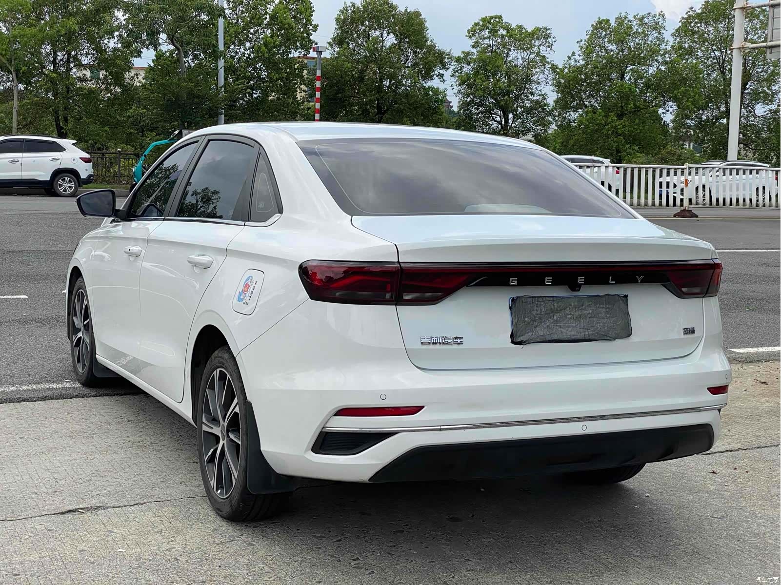 Geely Emgrand, 2022 7