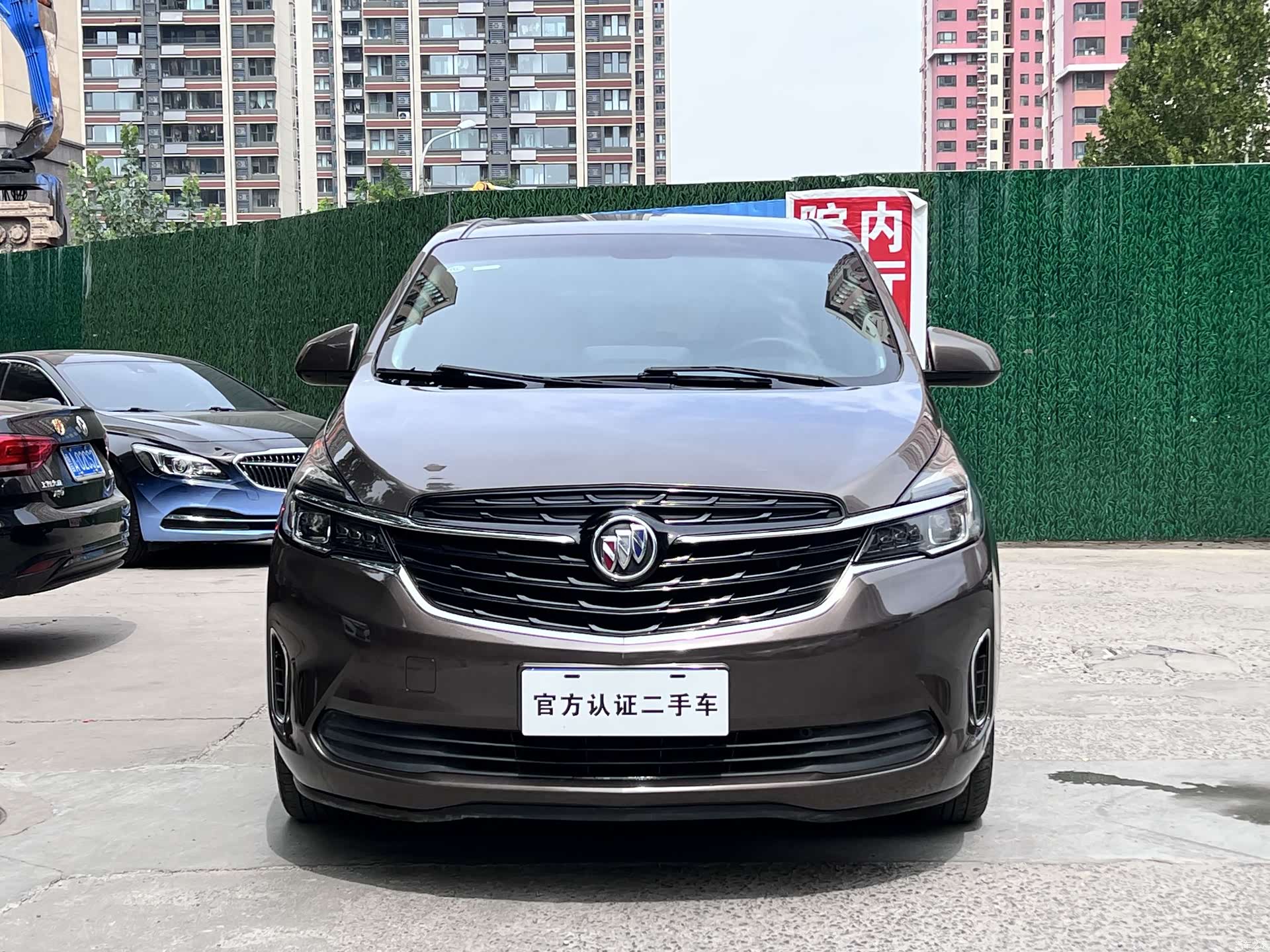 Buick GL8, 2022 3
