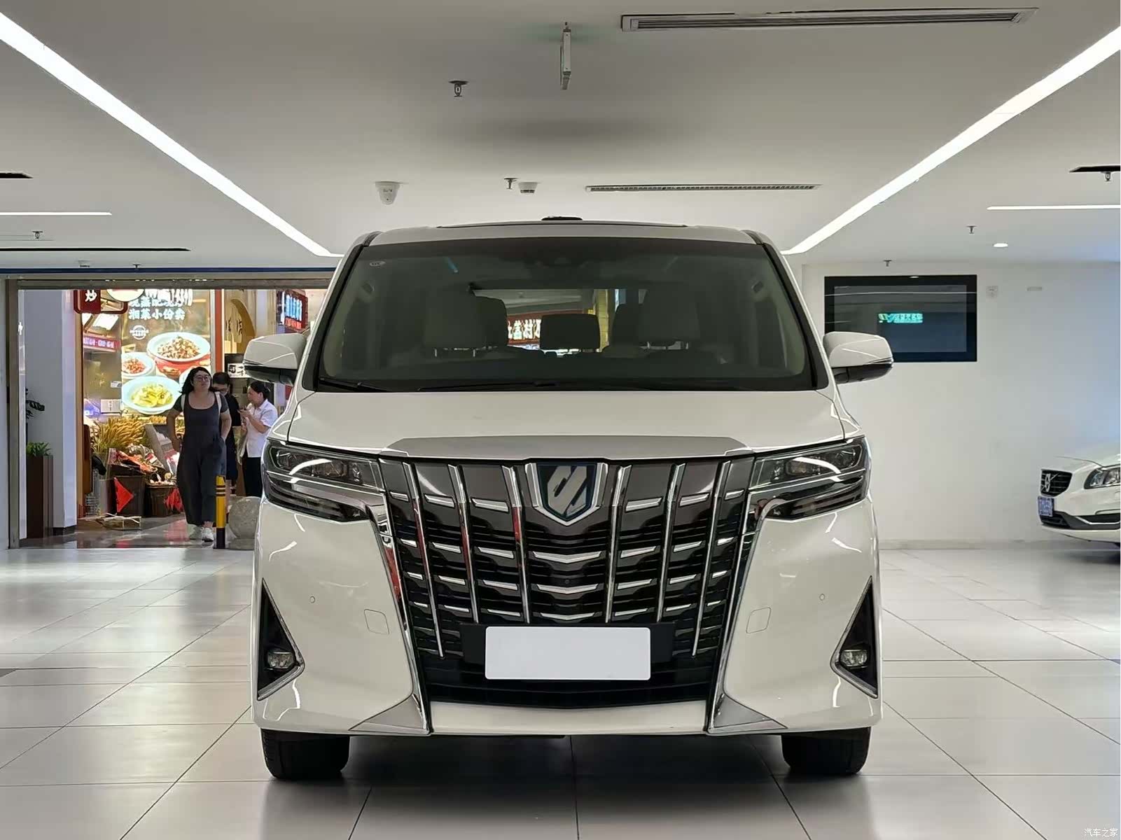 Toyota Alphard, 2023 2