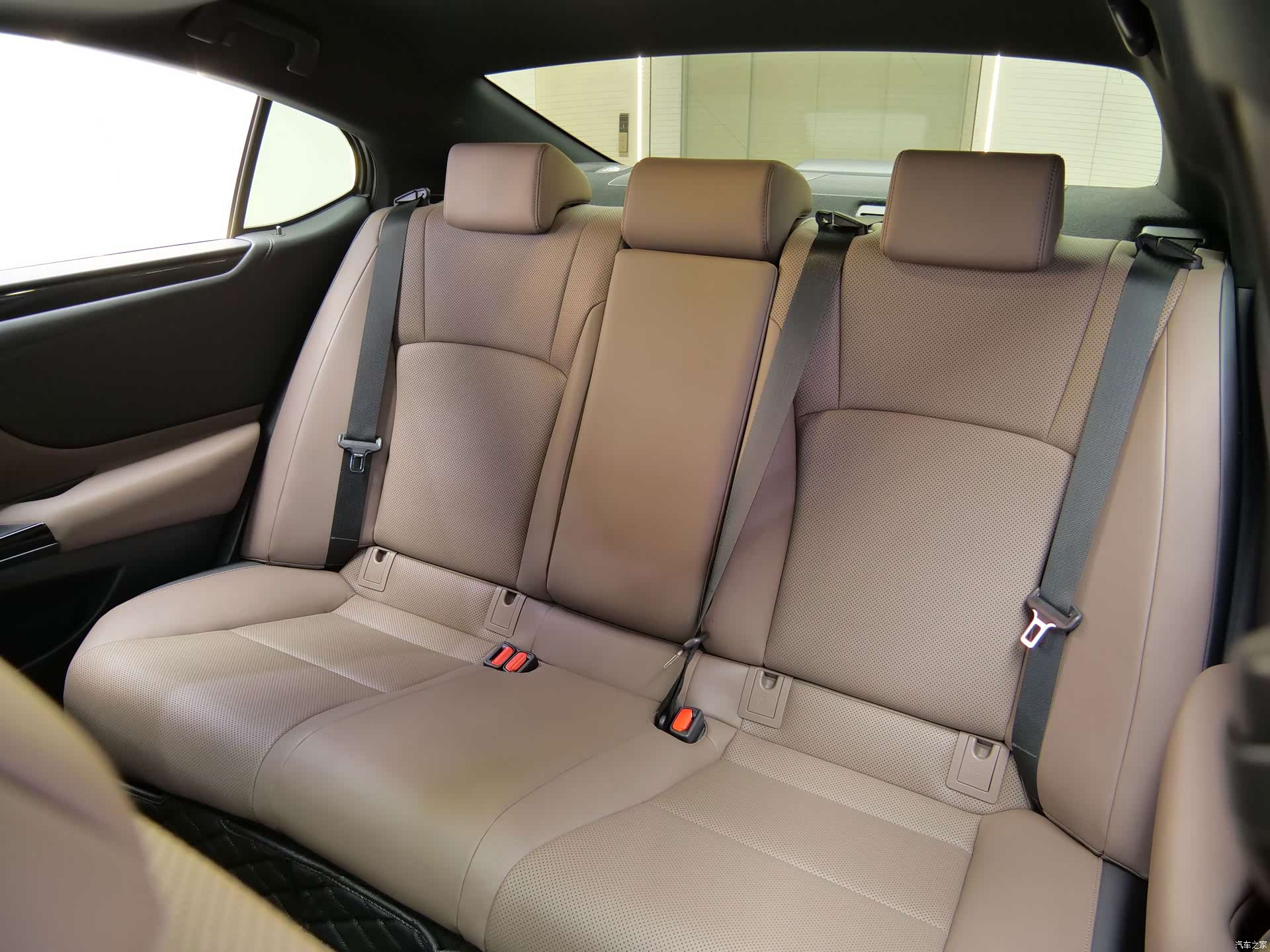 Lexus ES, 2022 10