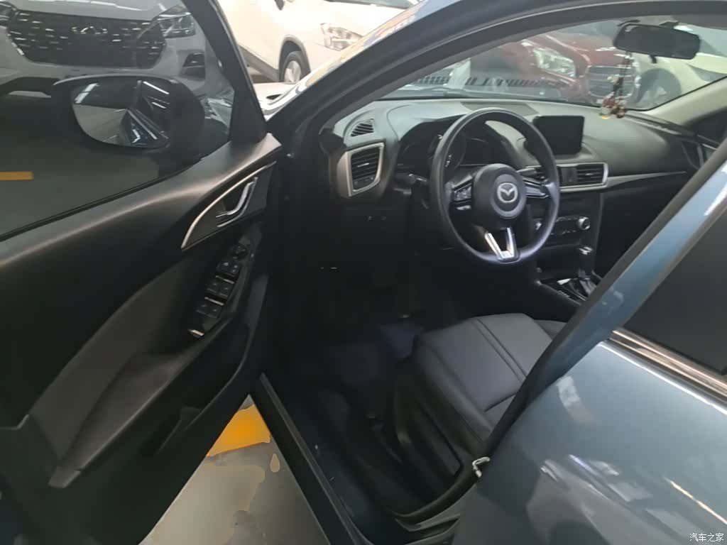 Mazda Mazda3, 2018 16