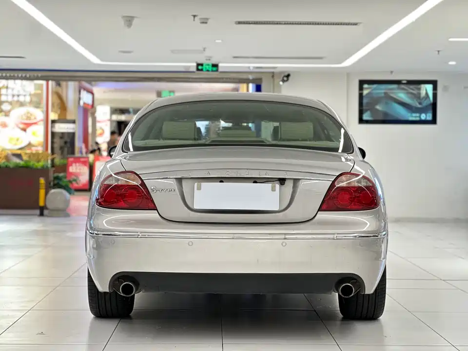 Jaguar S-TYPE