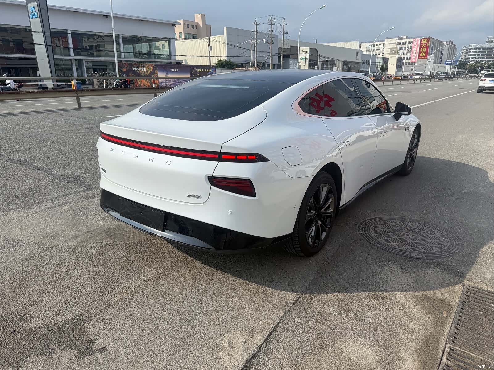 Xpeng P7, 2022 4