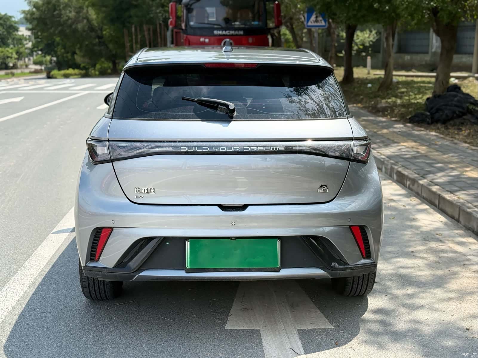 BYD Dolphin, 2023 все фото