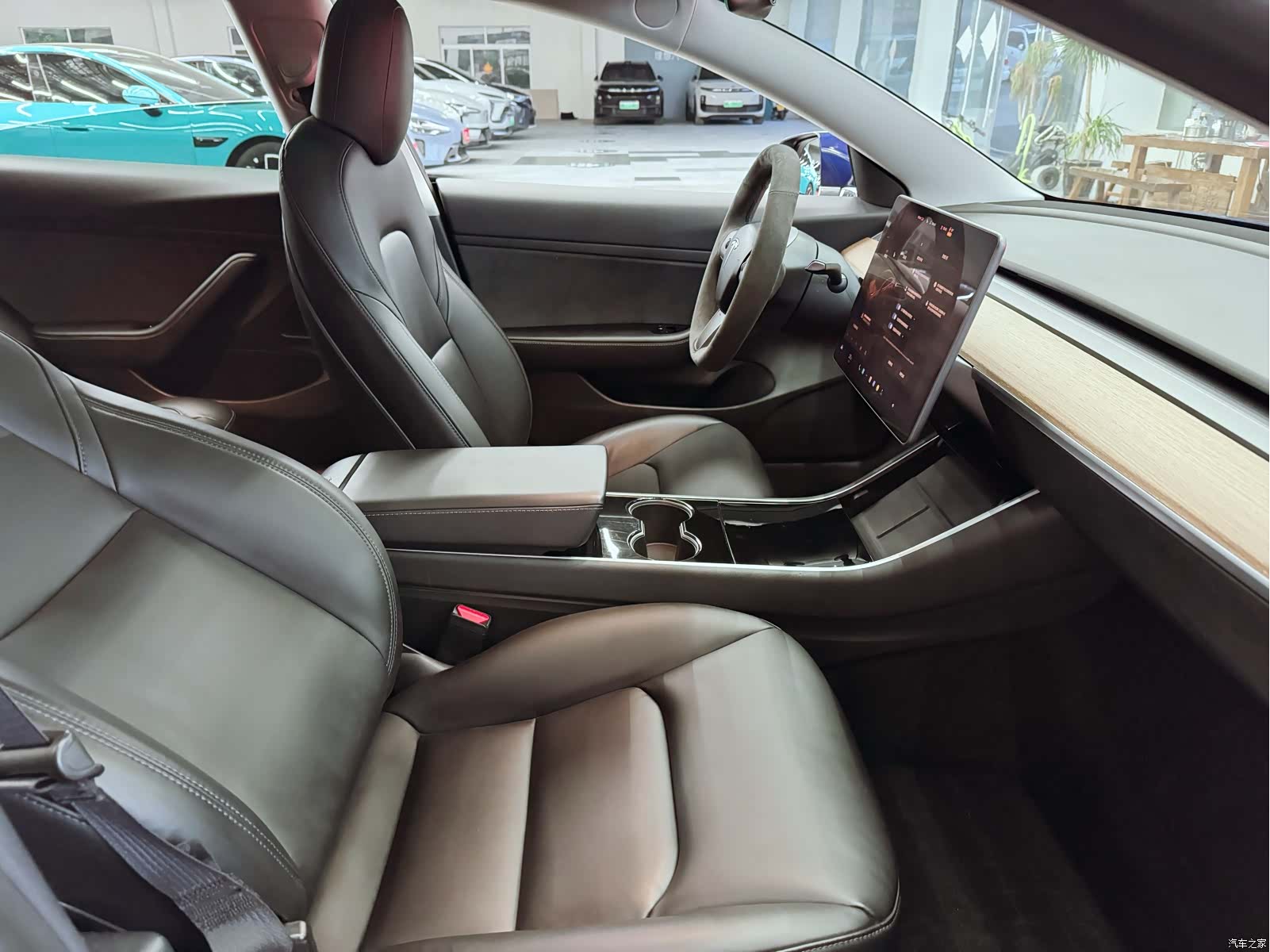 Tesla Model 3, 2020 17