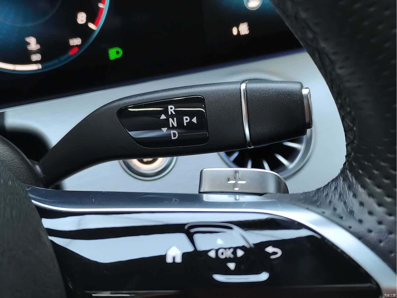 Mercedes-Benz E-Class, 2023 21