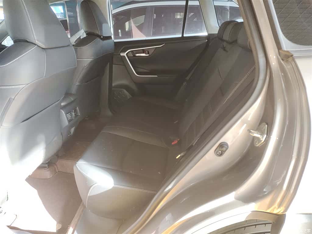 Toyota RAV4, 2023 16