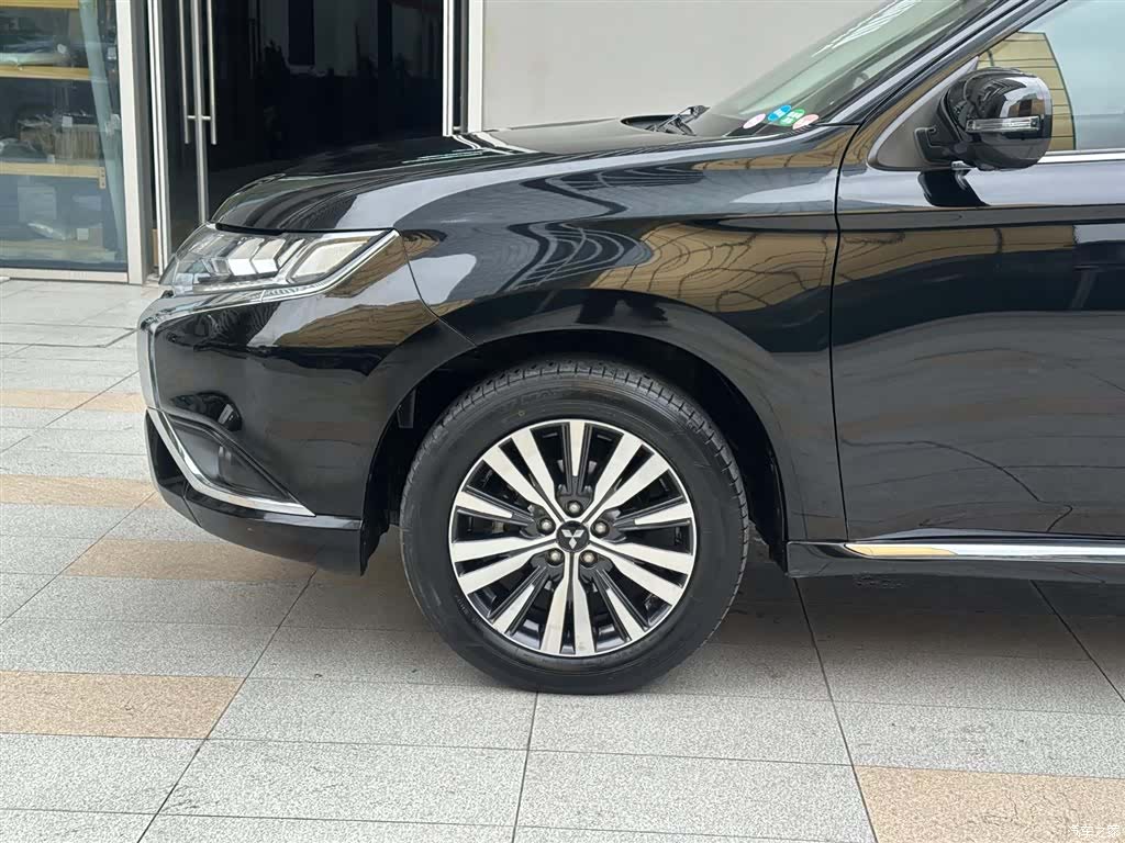 Mitsubishi Outlander, 2022 19