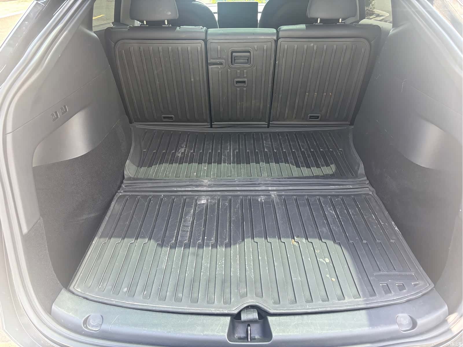 Tesla Model Y, 2023 19