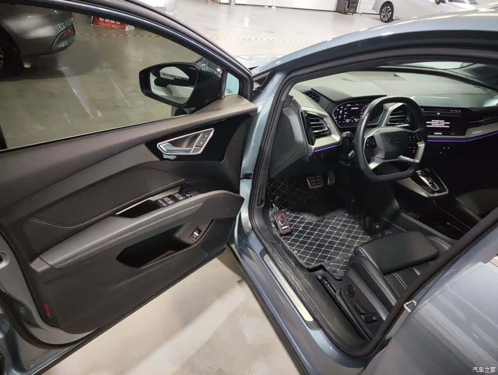 Audi Q4 e-tron, 2024 16