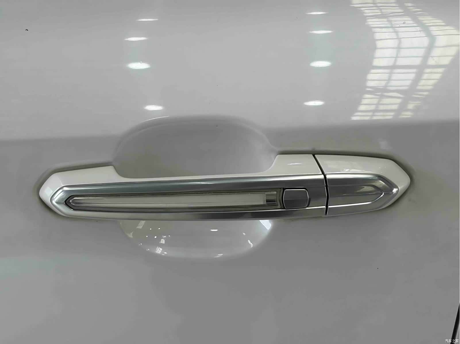 Cadillac XT4, 2021 10
