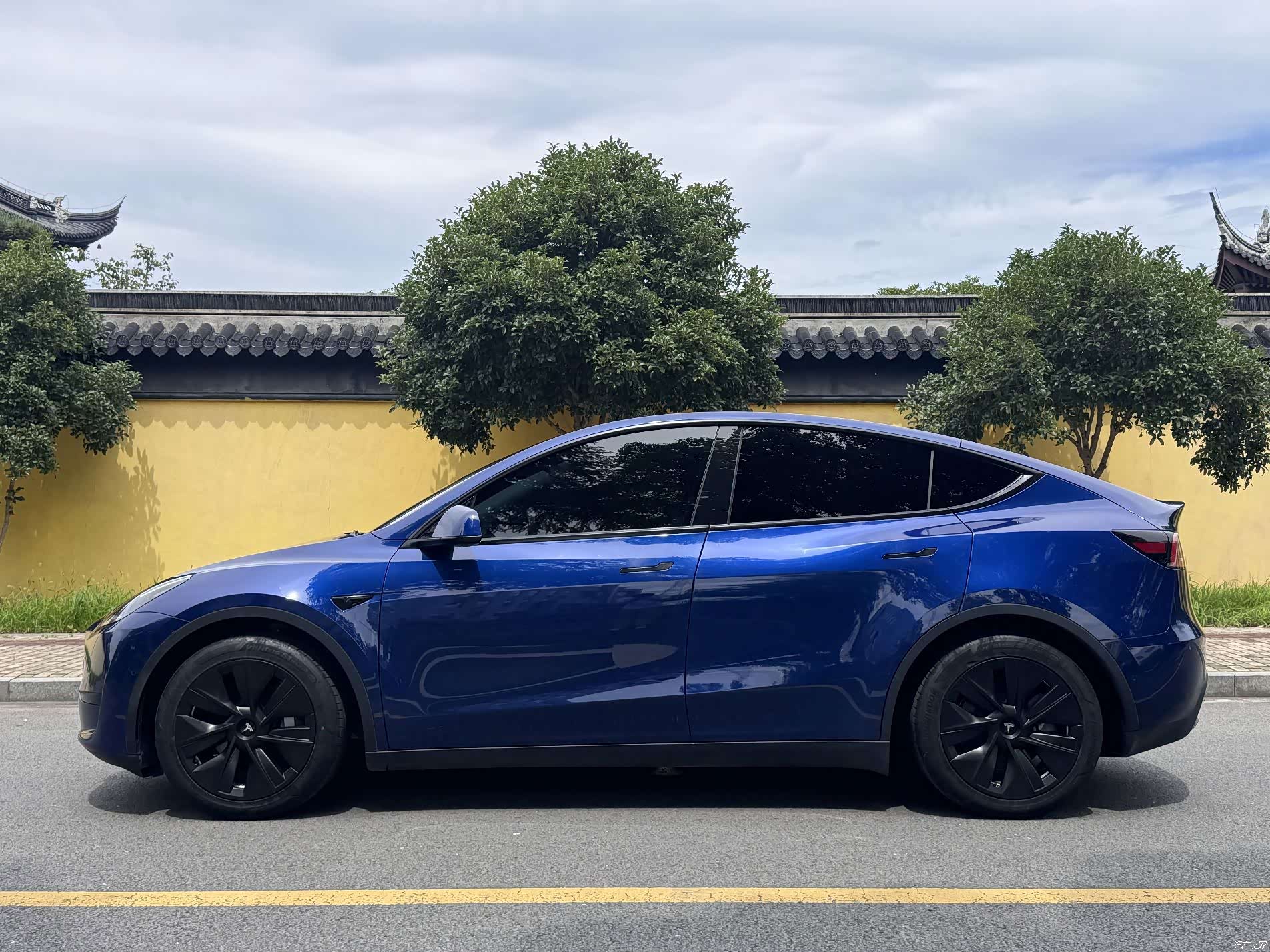 Tesla Model Y, 2022 4