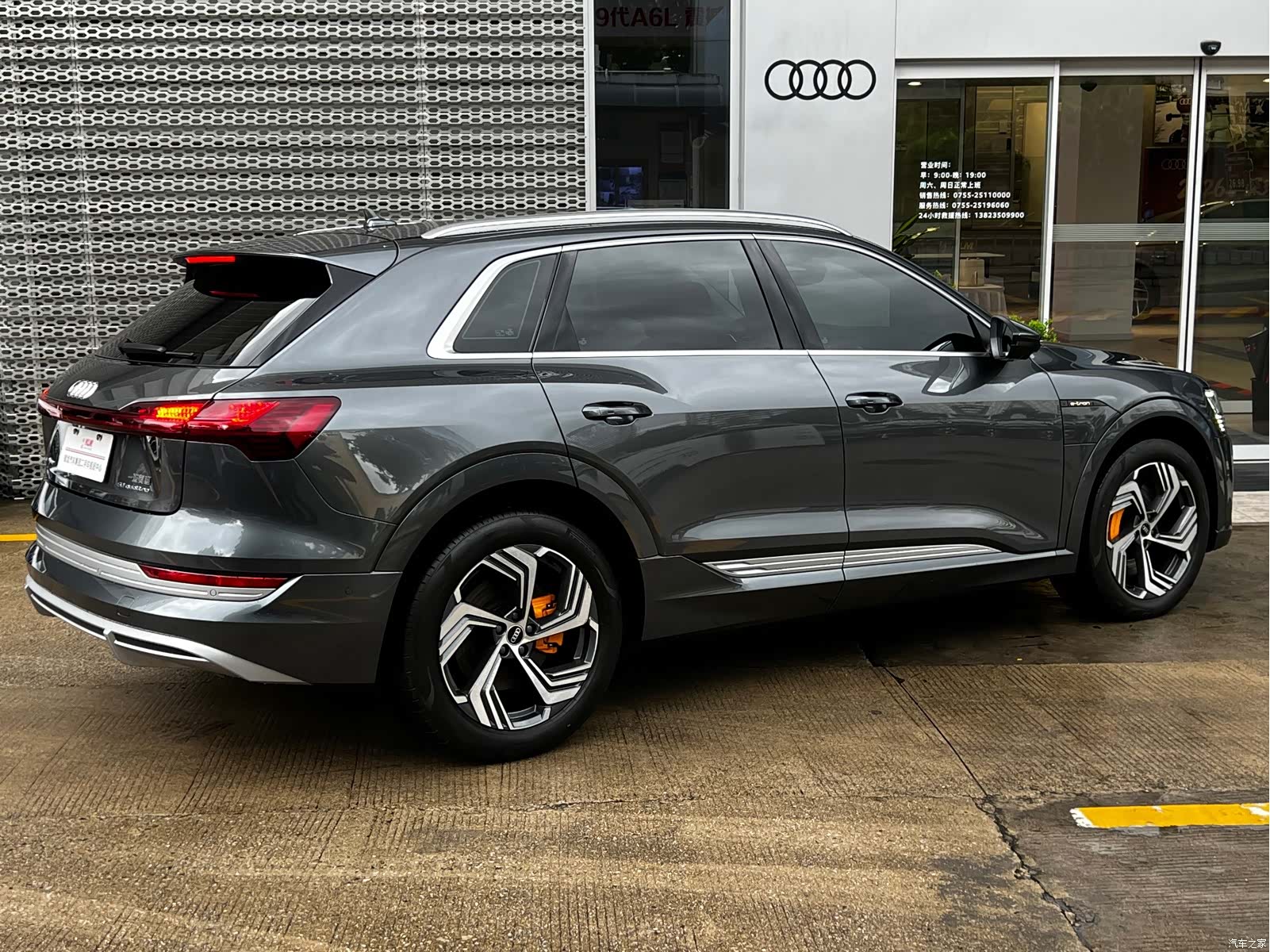 Audi e-tron, 2022 4