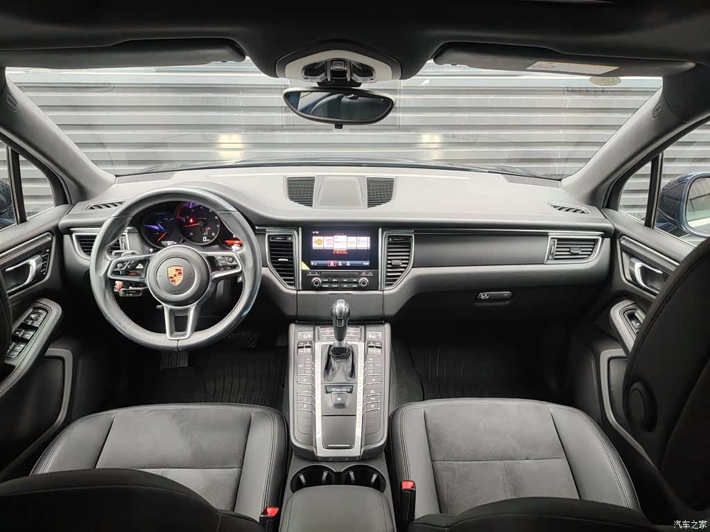 Porsche Macan, 2018 все фото