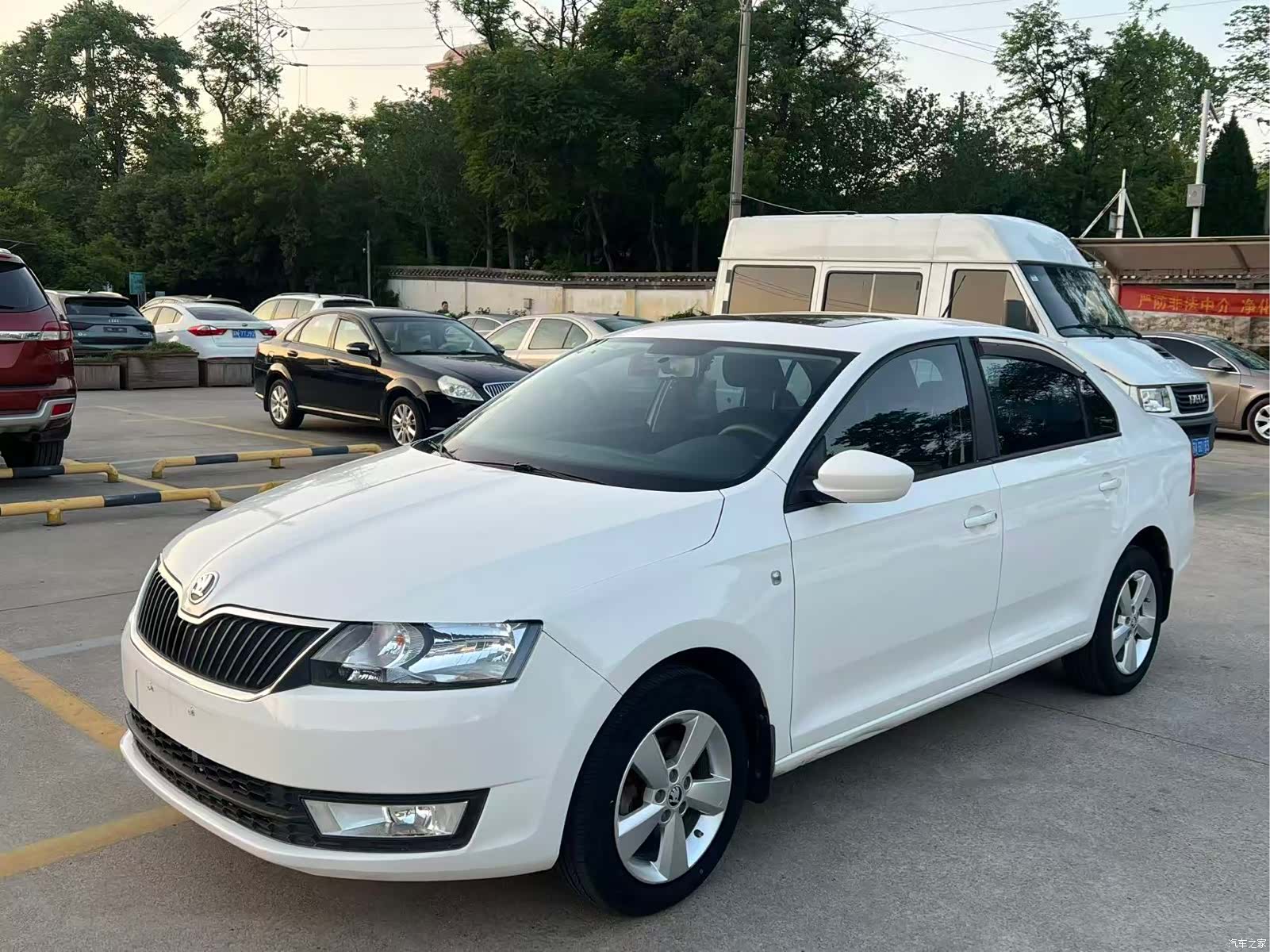 Skoda Rapid, 2014 1
