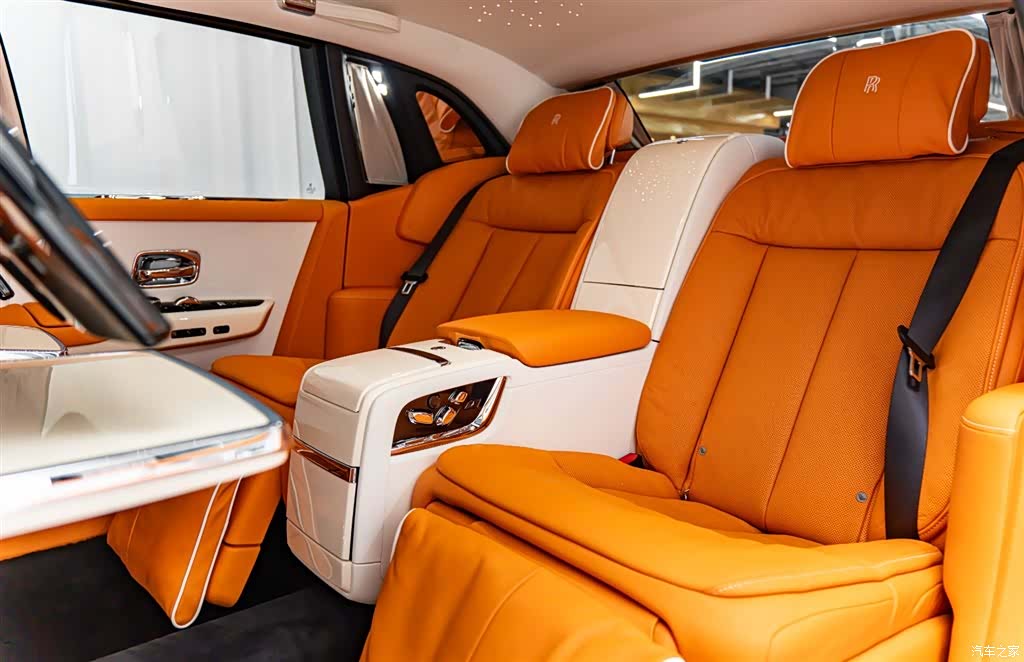 Rolls-Royce Phantom, 2019 11