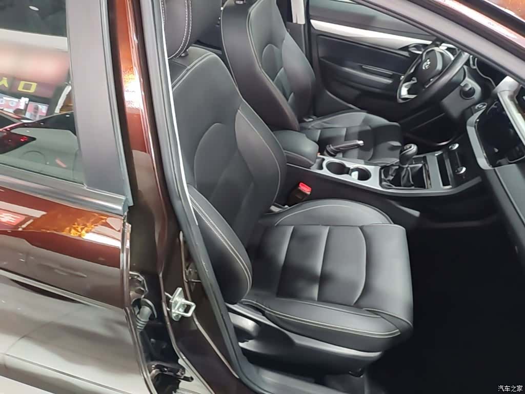 Geely Emgrand, 2021 25