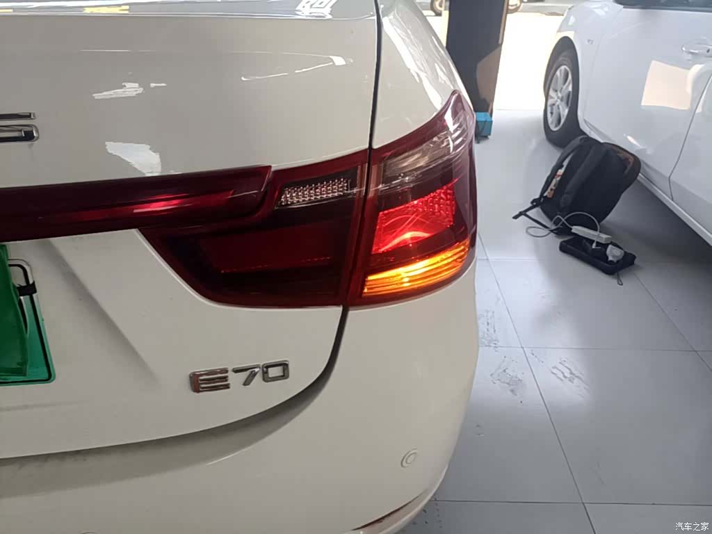 DongFeng E70, 2022 24