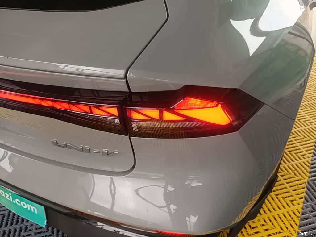 Changan UNI-V, 2025 8