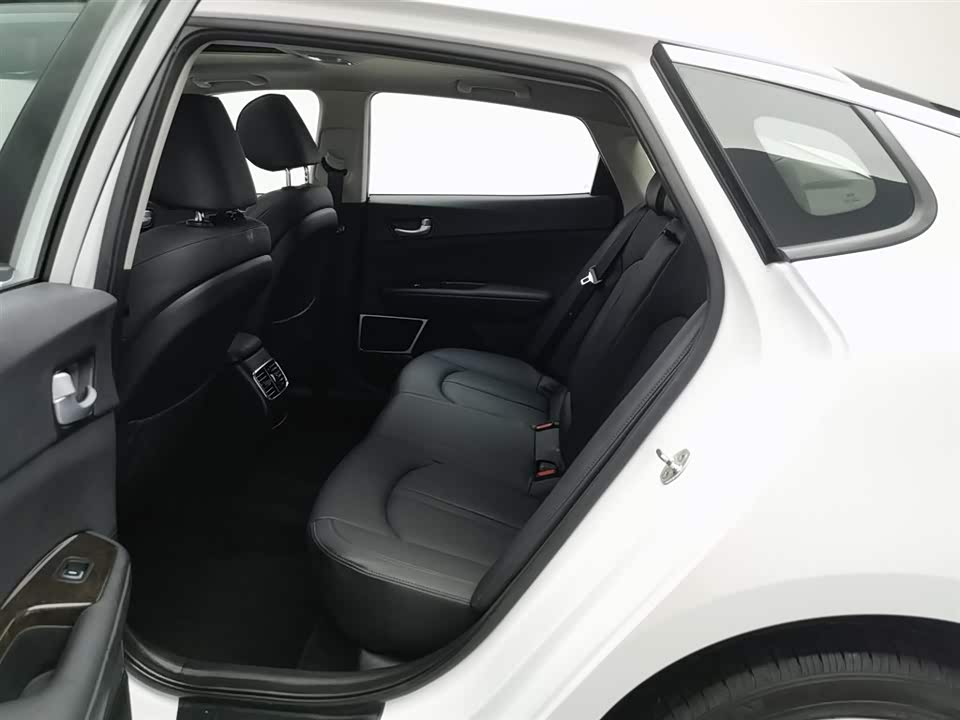 Kia K5 Kia K5