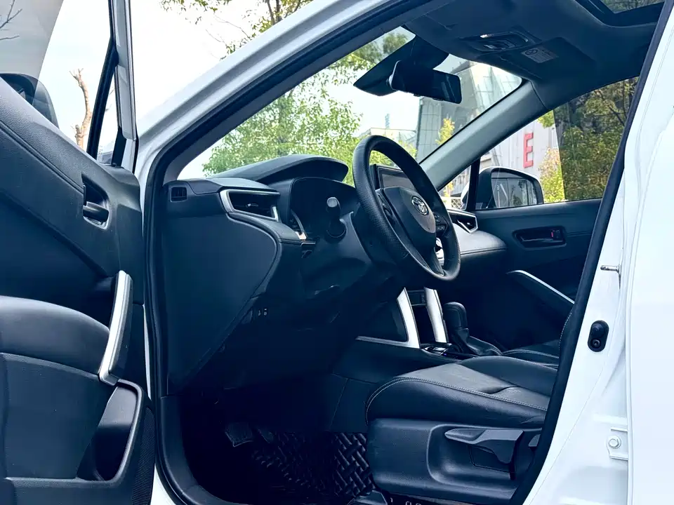 Toyota Corolla Sharp amplifier