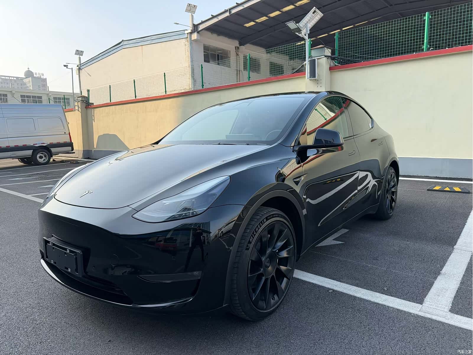 Tesla Model Y, 2021 3