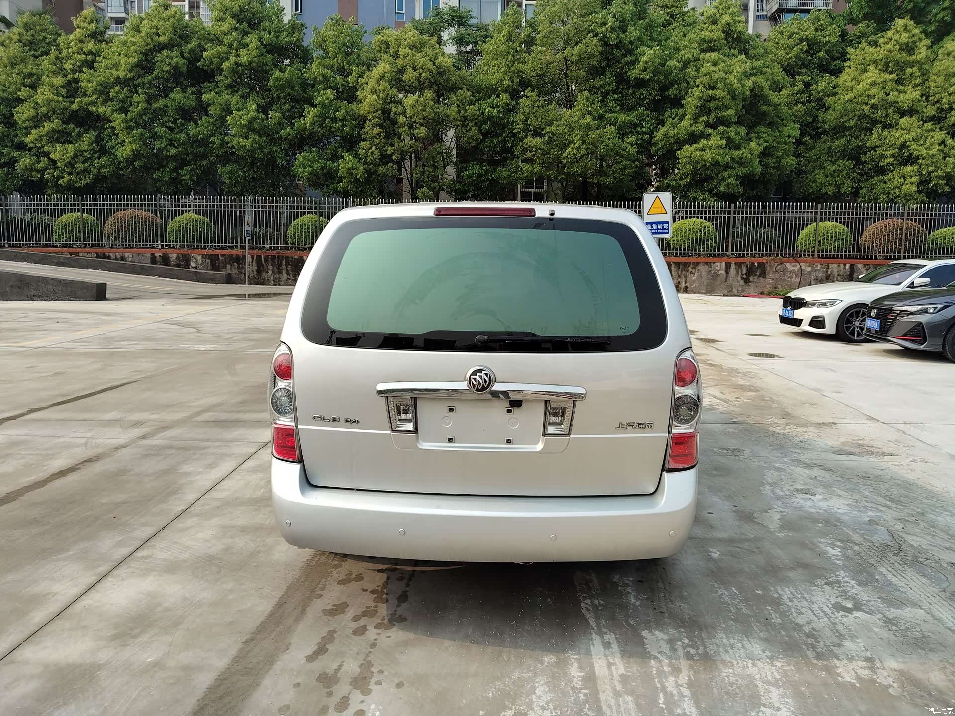 Buick GL8, 2016 13