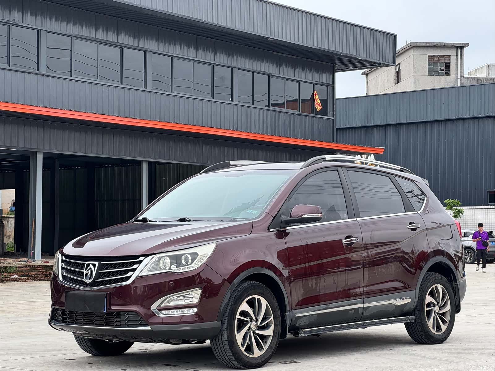 Wuling 560, 2017 1