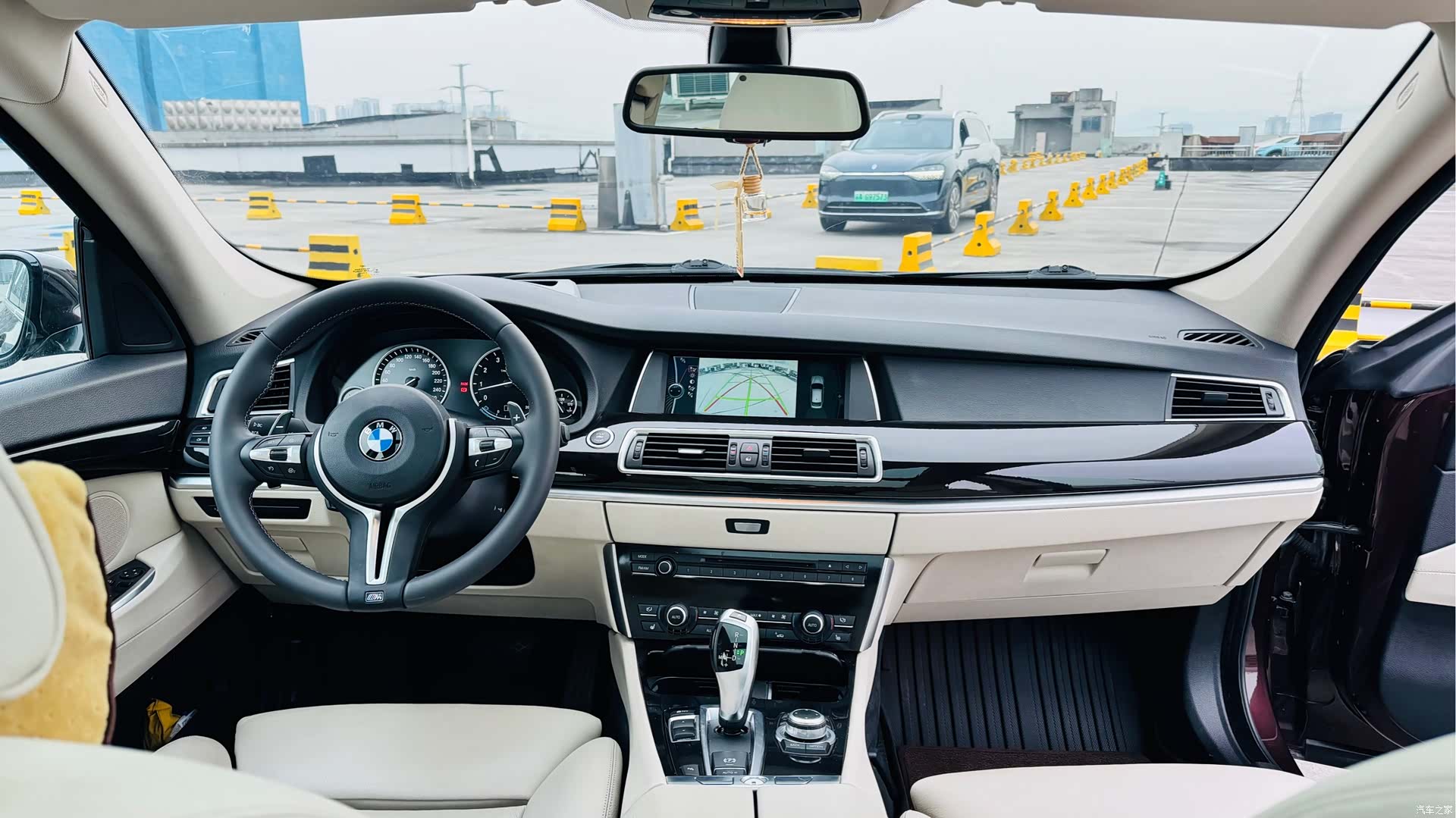 BMW 5 Series, 2011 18