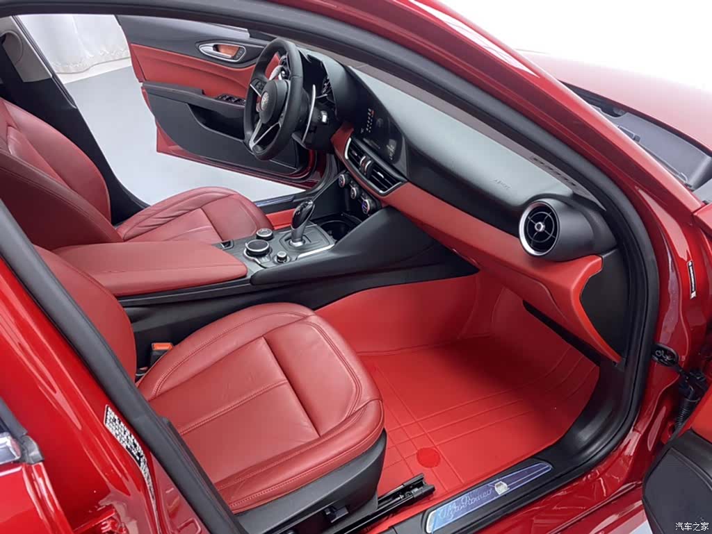Alfa Romeo Giulia, 2018 14