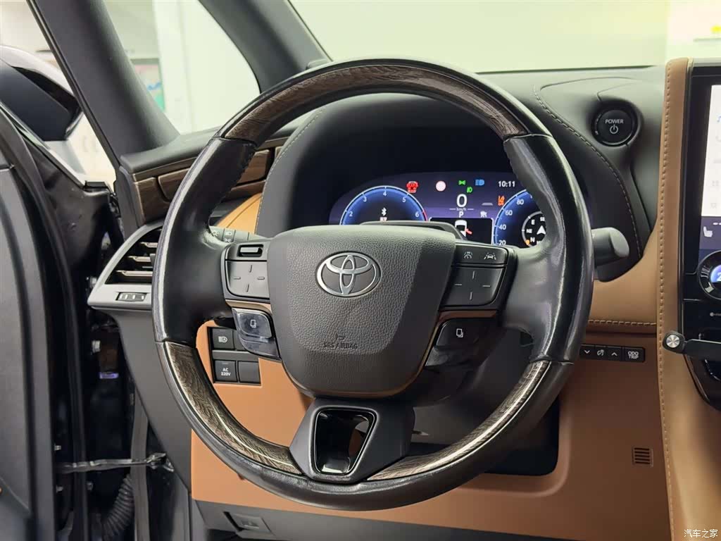 Toyota Alphard, 2023 12