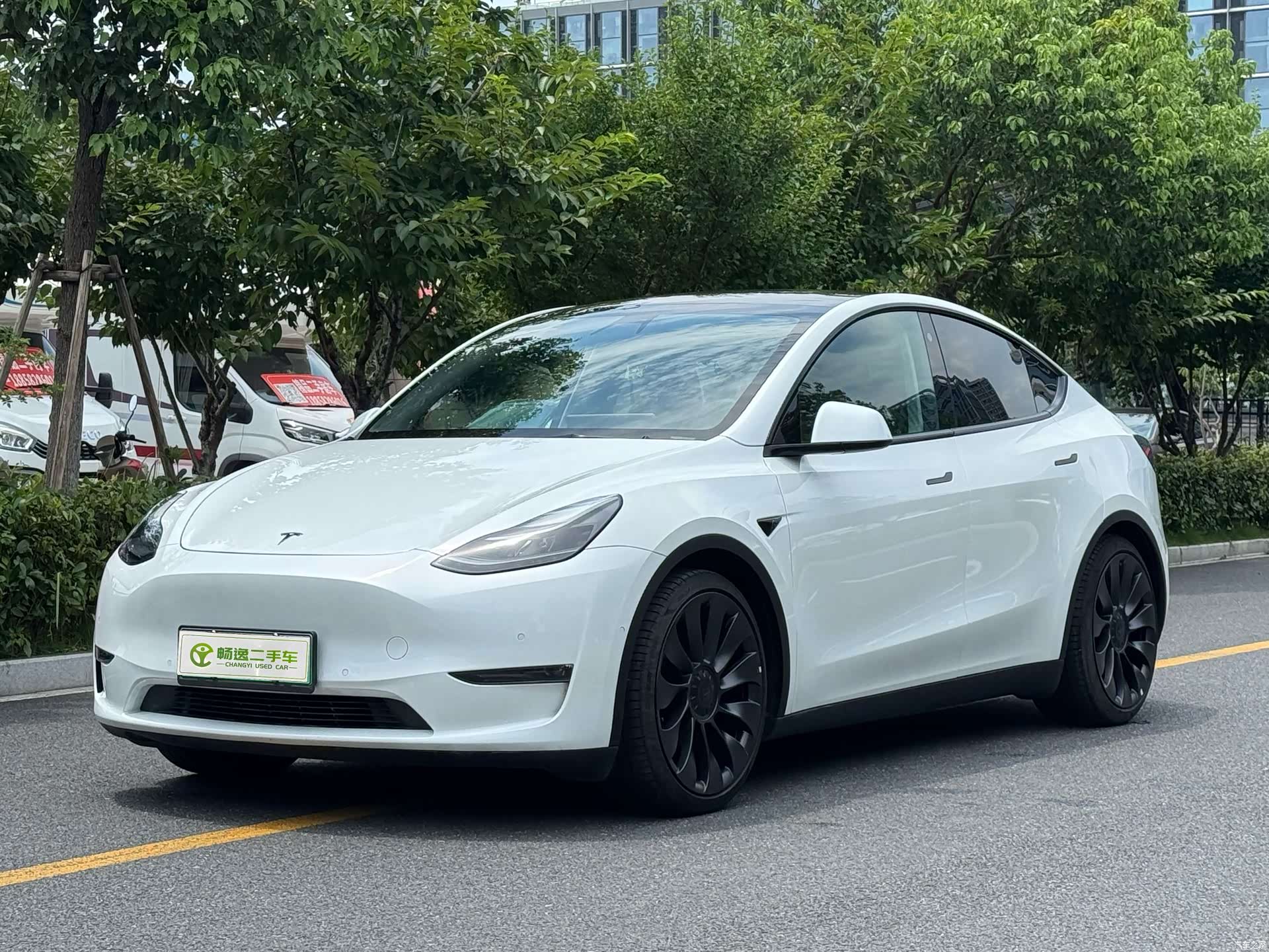 Tesla Model Y, 2023 1