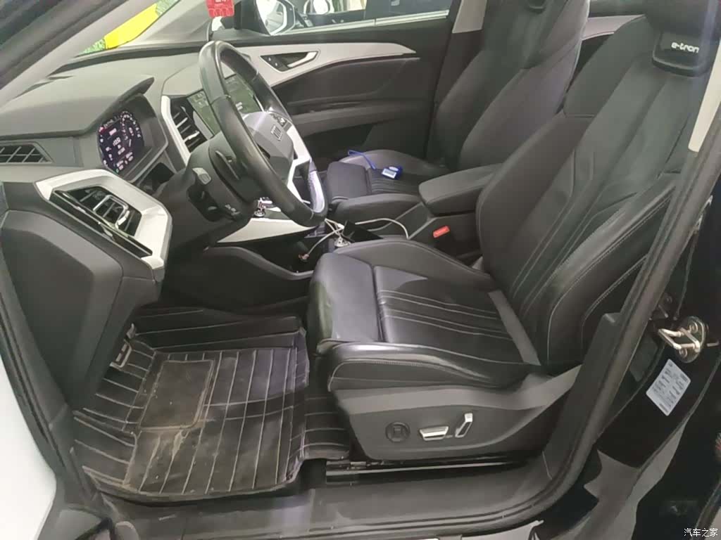 Audi Q5 e-tron, 2024 15