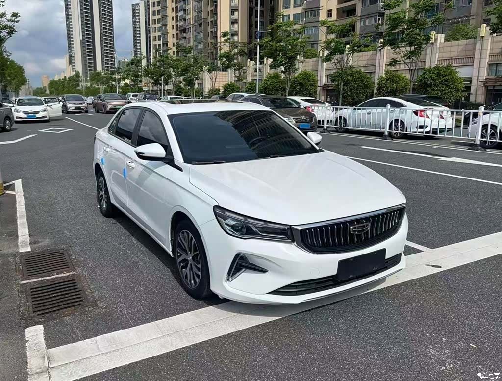 Geely Emgrand, 2021 3