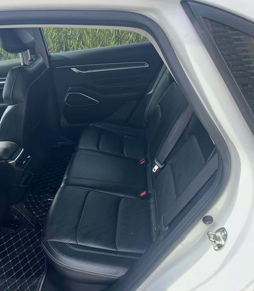 Geely Emgrand, 2021 15
