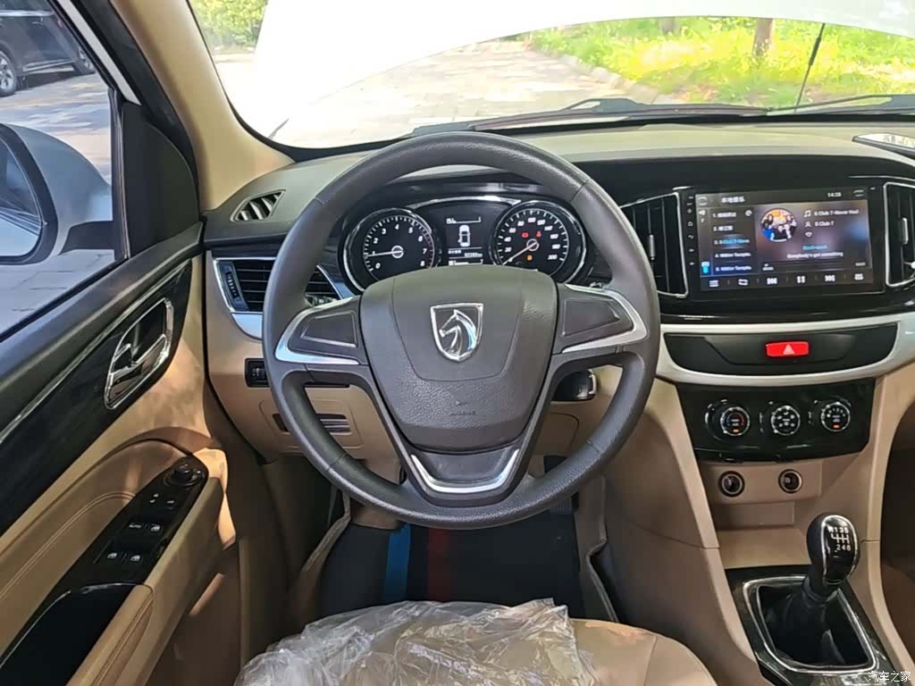 Wuling 730, 2017 11